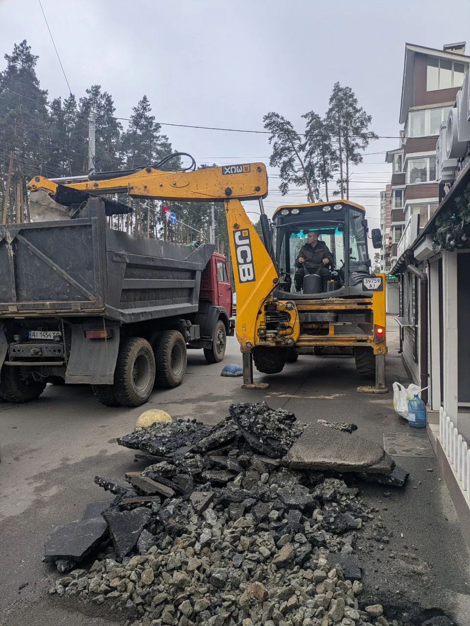 Демонтаж і вивіз старого асфальту в Ірпені